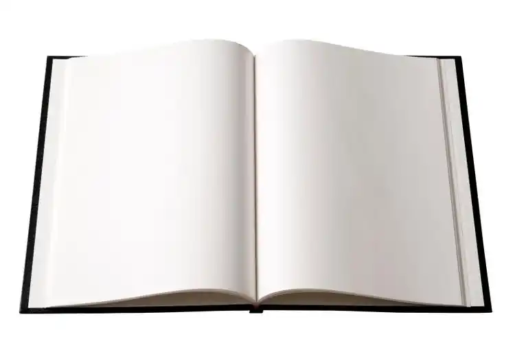 孤立的镜头打开空白的书在白色的背景图片下载