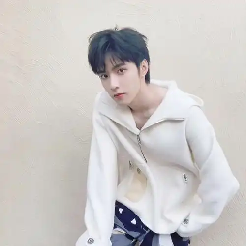 刘耀文18岁生日,时代少年团队友纷纷送上祝福-腾讯新闻