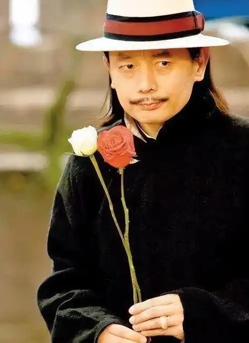 妹妹远在美国父母也已离世如今66岁无儿无女的葛优如何了