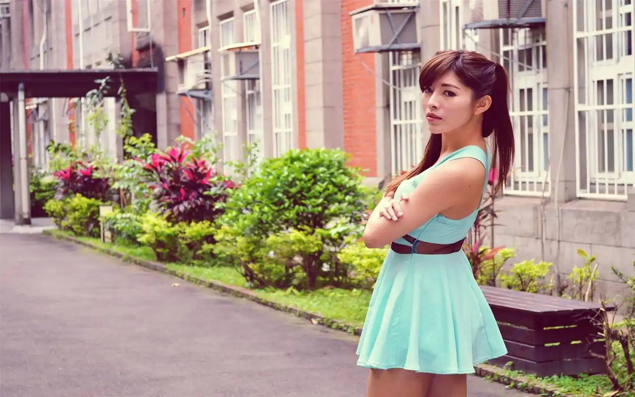 萝莉学生妹摄影写真高清桌面壁纸