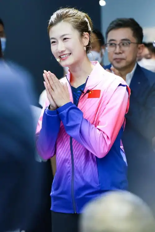 成都车展丁宁邀你来pk