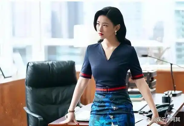 依然扮演配角的他们个个都表现出色:从《精英律师》中知性干练的漂亮