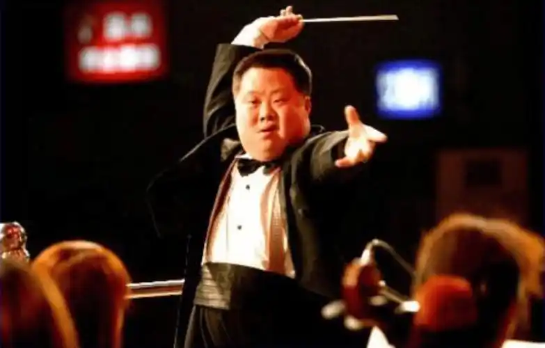 还记得舟舟吗是唐氏儿却能成为天才指挥家如今44岁现状如何