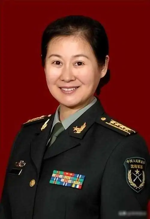 著名演员黄晓娟:丧父丧母亲弟病逝,如今儿子李赫是她最大骄傲