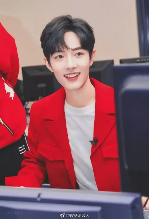 肖战红色开衫毛衣