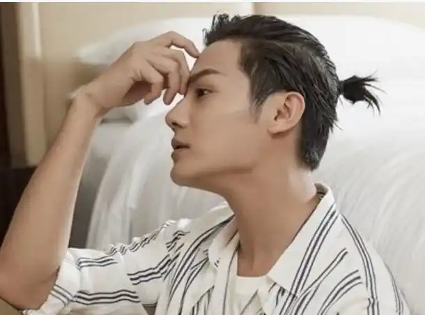 男生扎辫子发型