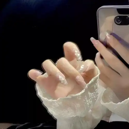 纯手工穿戴甲小红书爆款美甲贴片轻奢冰透爆闪钻原创实拍