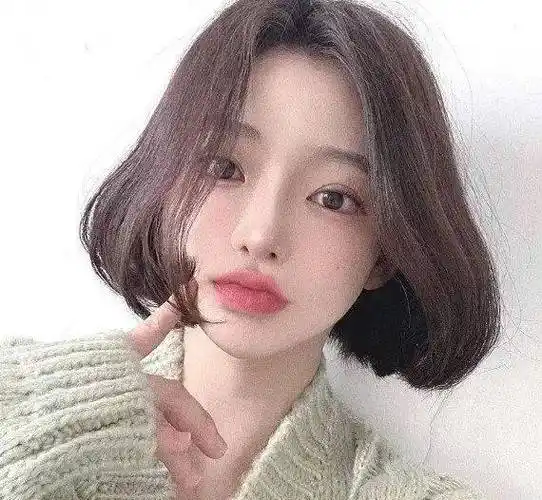 甜美温柔的女生短发造型,剪完马上变年轻_发型_内扣_气质