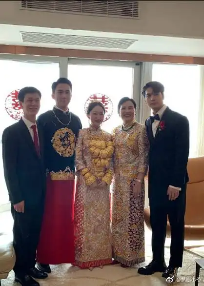 其实权哥就是伴郎王嘉尔的发小兼好兄弟henry张权~权哥结婚啦!