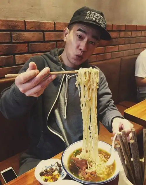 史上最塑料的父子情看陈小春如何养成暖萌小男神jasper