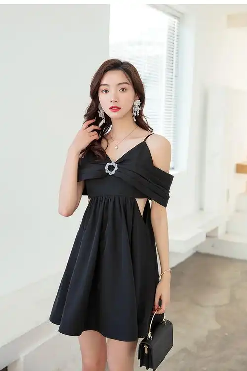 一字肩性感连衣裙黑色小礼服抹胸露肩露背露腰a字吊带蓬蓬公主裙