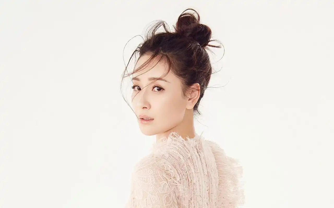 美女演员孙宁图片电脑桌面壁纸