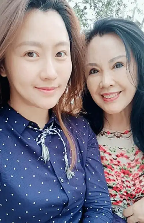 潘阳:潘长江力捧也捧不红,29岁嫁给富商后,她怎样了?