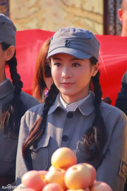 的拍摄后便立刻     投入到《战神》的剧组中,演绎小镇上的八路军女