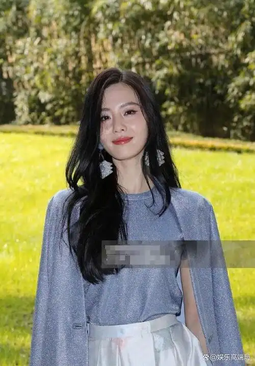 巴黎时装周王一博备受期待唐嫣刘诗诗状态回春刘雨昕高待遇