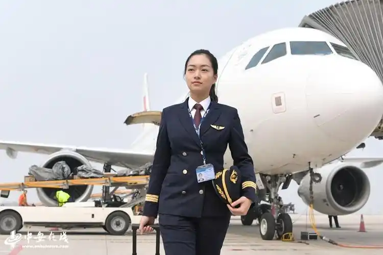 安徽首位女飞行员一年完成1000小时安全飞行