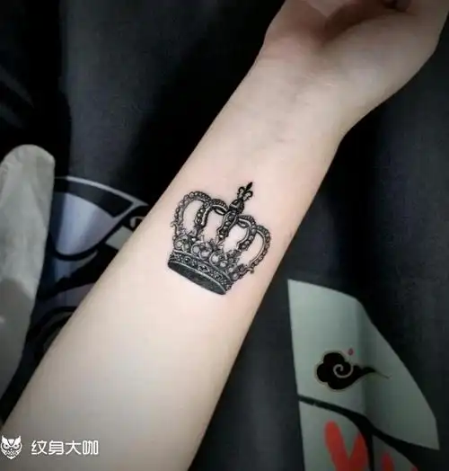 小小皇冠_纹身图案手稿图片_李云的纹身作品集