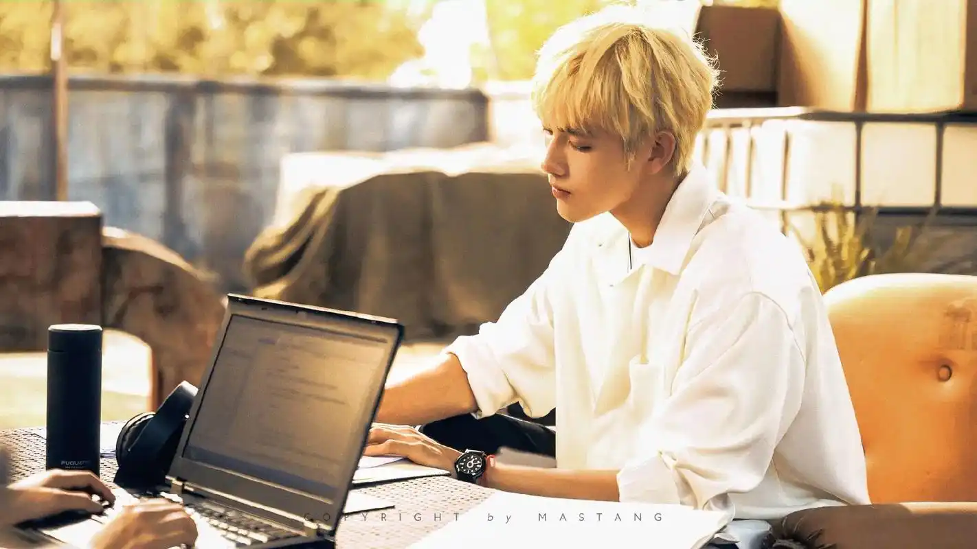 金发boy.宝子们我又来更新了97#陈飞宇金发#陈飞宇壁纸 - 抖音