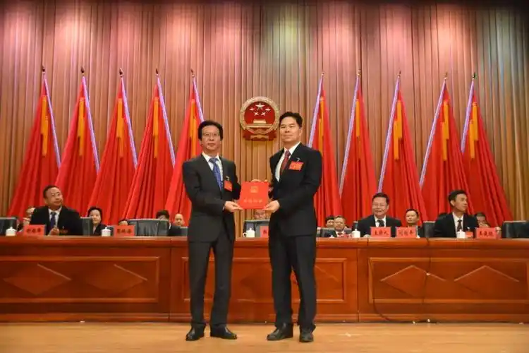 张林海当选县人大常委会主任 范秉康当选海丰县人民政府县长