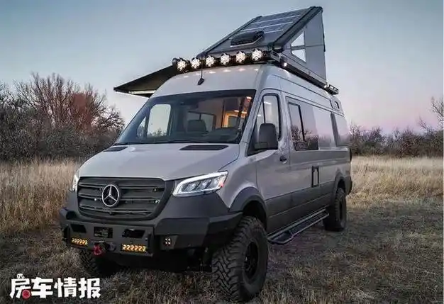 这样的硬升顶谁能不爱新款奔驰四驱房车到了无人区就是庇护所