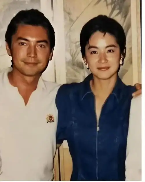 "亚洲美男"尊龙:无父无母,无儿无女,71岁孑然一身,一生孤独_中国历史