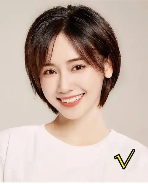 40 女性剪哪种发型好看?2024年流行这几款,减龄有气质