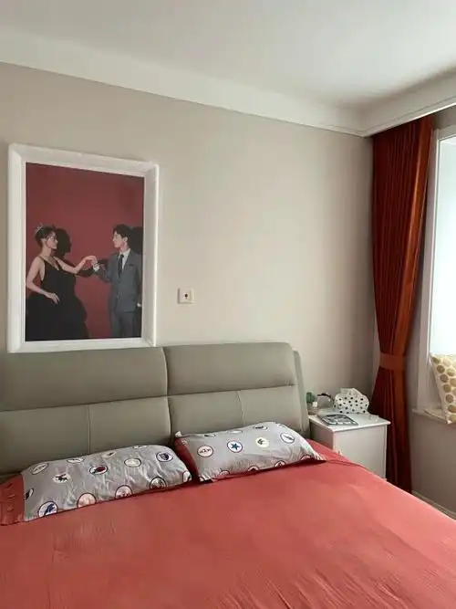 婚纱照挂卧室的正确图