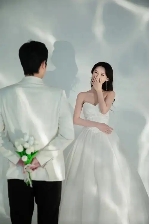 以极简韩式为基调78  让画面更加风格有层次92宜昌婚纱照超话