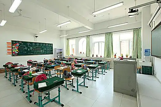 现代建筑,学校,小学教室,童话