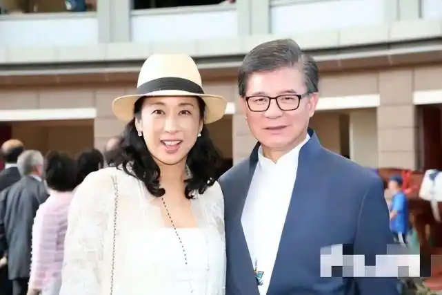 2008年,朱玲玲与另一位豪门公子罗康瑞结婚,二人婚后十四年感情如初