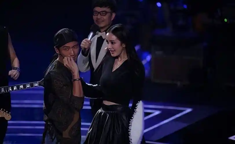 谢霆锋终于决定不再遮掩,正面回应两人联系_杨幂_明星_绯闻