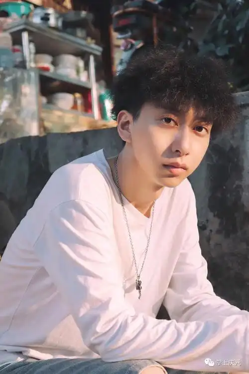 从抖音"网红"到线下歌手 庆元98后男生把歌唱进央视