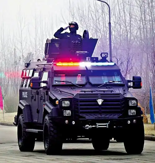61是中国警方选用防暴车,由福特f550改装而成61用于军队,武警
