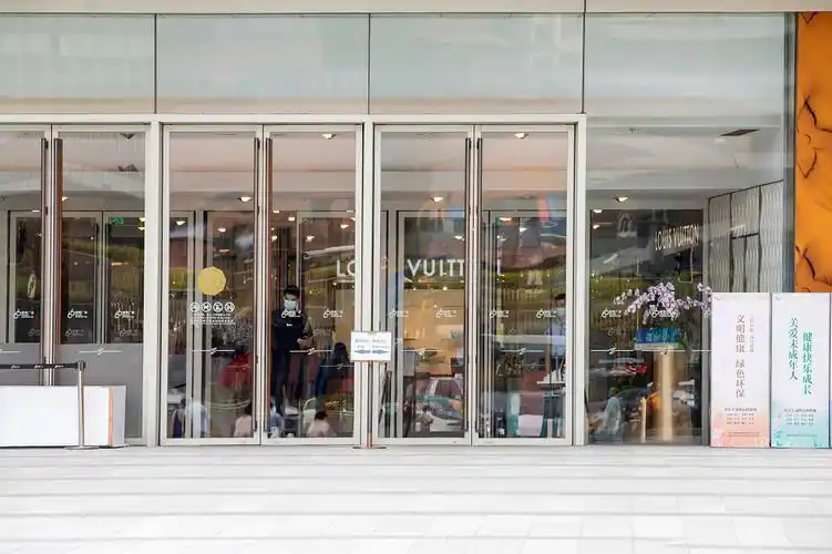 实拍商场门口商场入口商场大门商场门口店铺入口