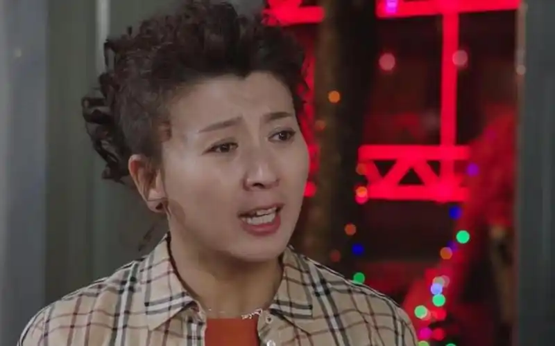 闫学晶被怀疑是赵本山私生女?春晚靠赵本山救场,看闫学晶如何说