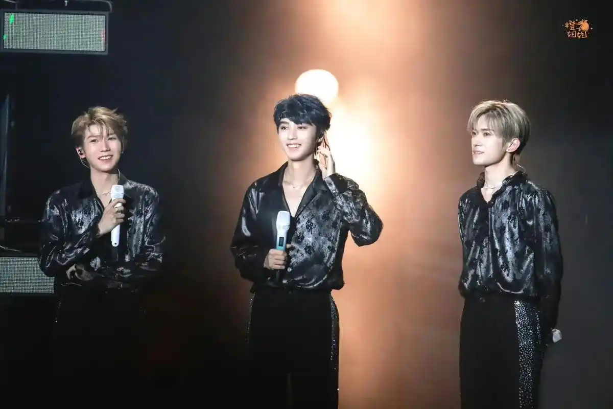 发一小部分收的美图#放心去飞tfboys #王俊凯新歌回望  - 抖音