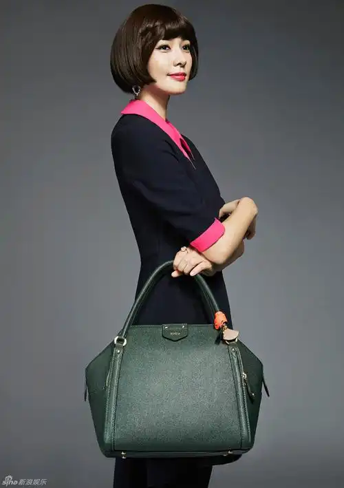 组图:韩星孙泰英演绎干练奢华秋冬时尚