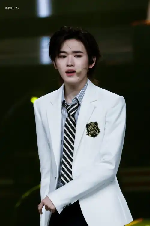 宋亚轩楼外楼演唱会##今日星拍放送