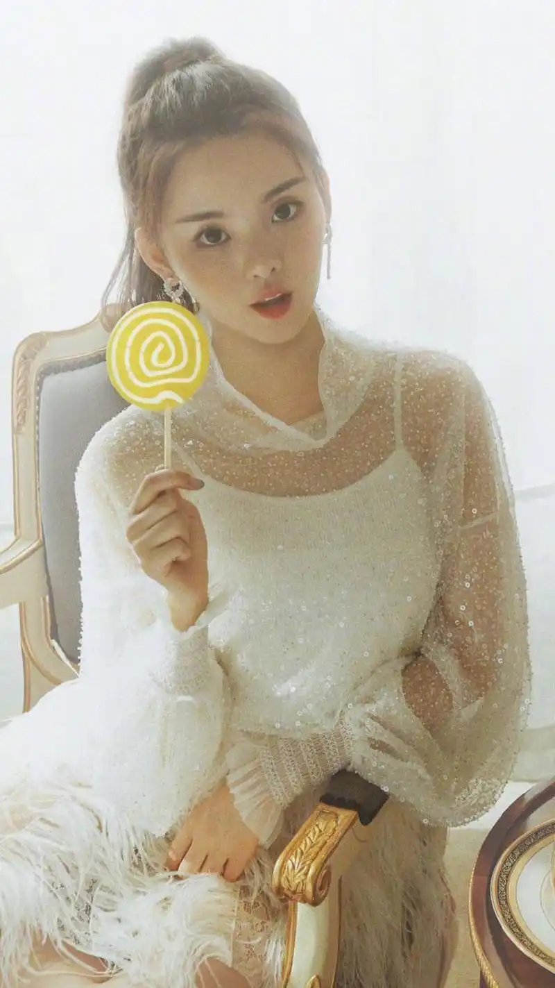 杨超越高清手机壁纸图片