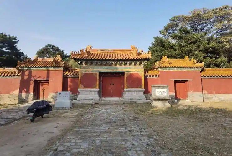 游明献陵康陵爬长城