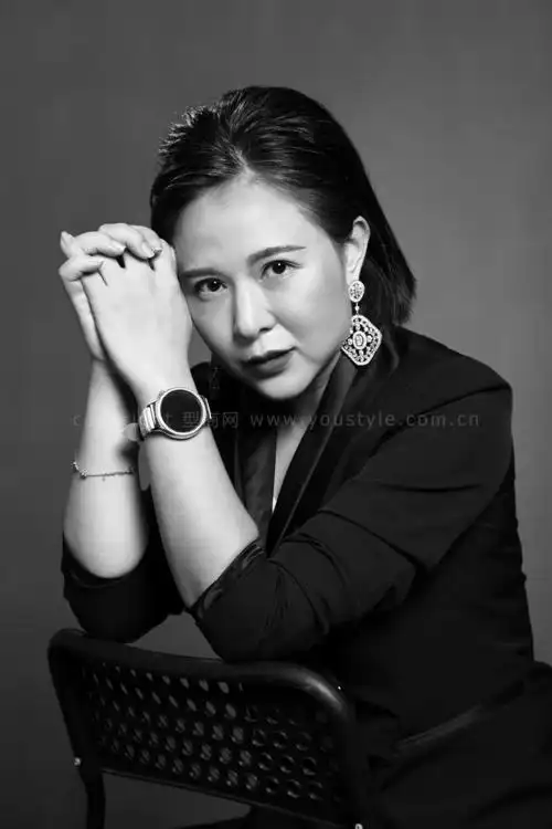 高端时尚,有气场的深圳金融女企业家形象照