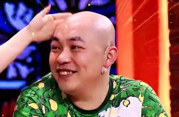 赵本山徒弟集体剃光头上热门,被网友痛批出洋相,赵家班何去何从