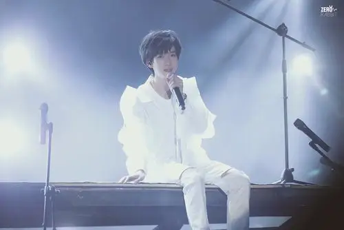 贺儿绝美贺峻霖图源logo - 堆糖,美图壁纸兴趣社区