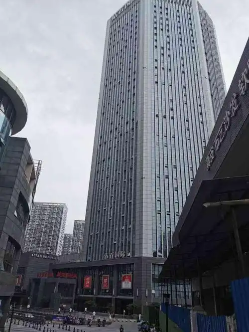 新宝龙钻石国际-"下午去砖石国际办事,顺道就开到了这个停车.