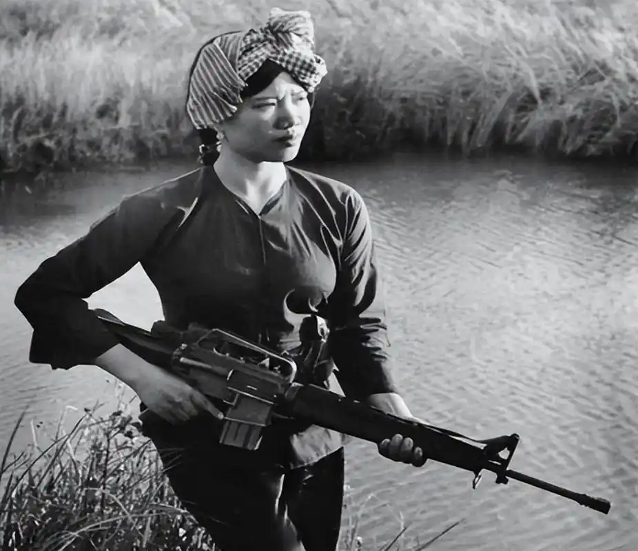 越南战争中,美军对越南女兵都做了什么,致使无数女性不孕不育?