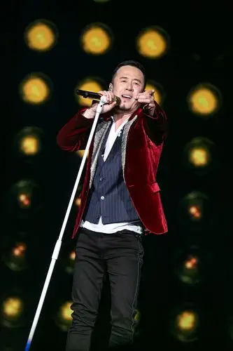 杨坤惊艳开唱南京 实力强劲引爆全场_演唱会