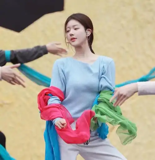 尴尬了赵露思的照骗遮羞布还是被两位豪门千金扯下了