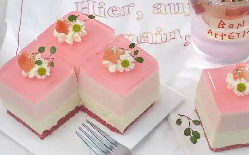 蜜桃乌龙慕斯蛋糕