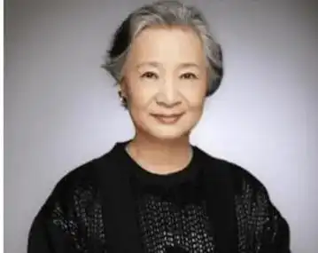 "灭绝师太"严敏求:49岁出道,跟丈夫结婚54年依旧恩爱如初 - 抖音