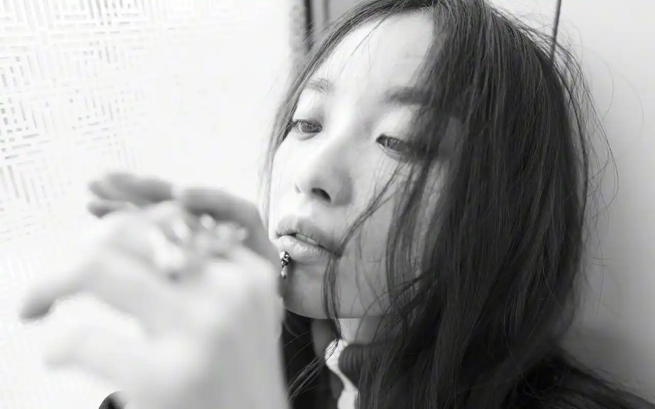 倪妮黑白写真唯美桌面壁纸 第一辑